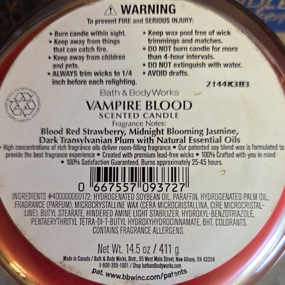 🔺️🆕️🔺️Bath & Body Works Vampire Blood Candle - Red & Black Hues - Picture 4 of 4